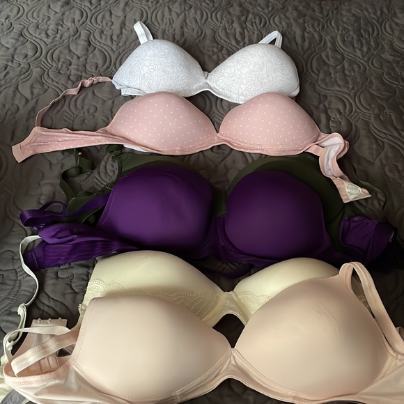 Bras - Picture 2 of 2